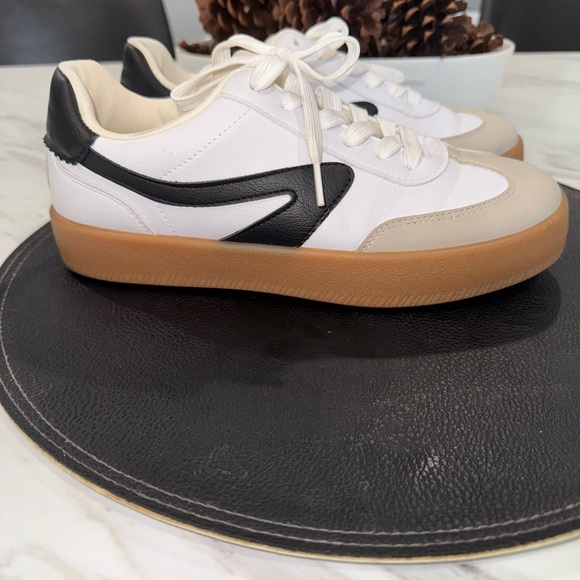 DV by Dolce Vita Shoes - DV by Dolce Vita White and Tan Women's Sneakers size 7.5